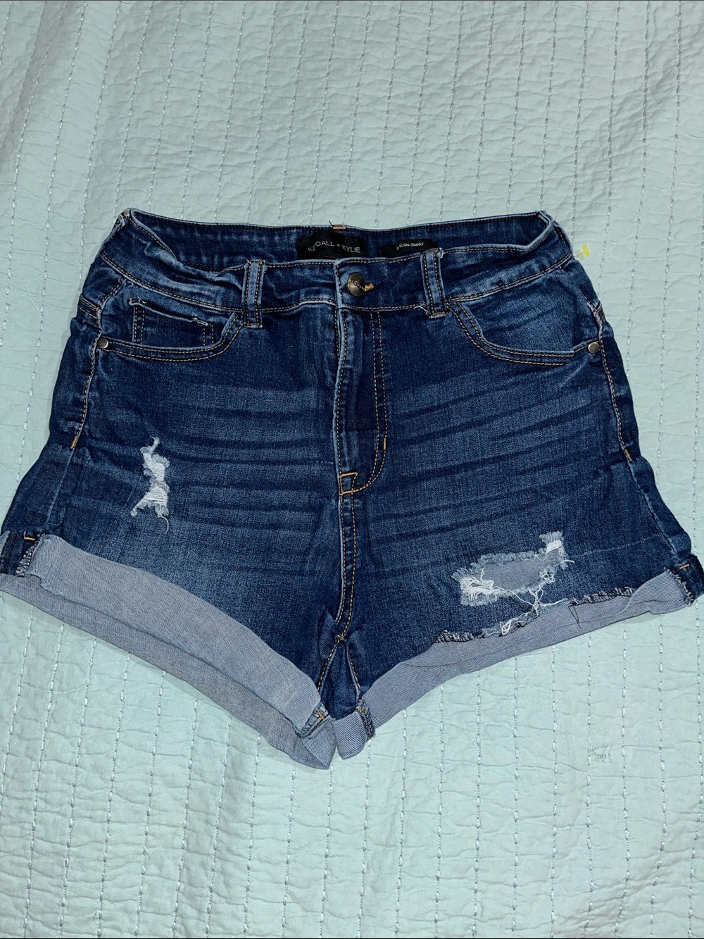 Kendall & Kylie “The Icon” Distressed Roll-Hem Jean Shorts Junior size 9/29